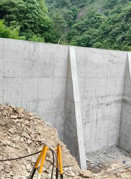枣庄中区重力式挡土墙